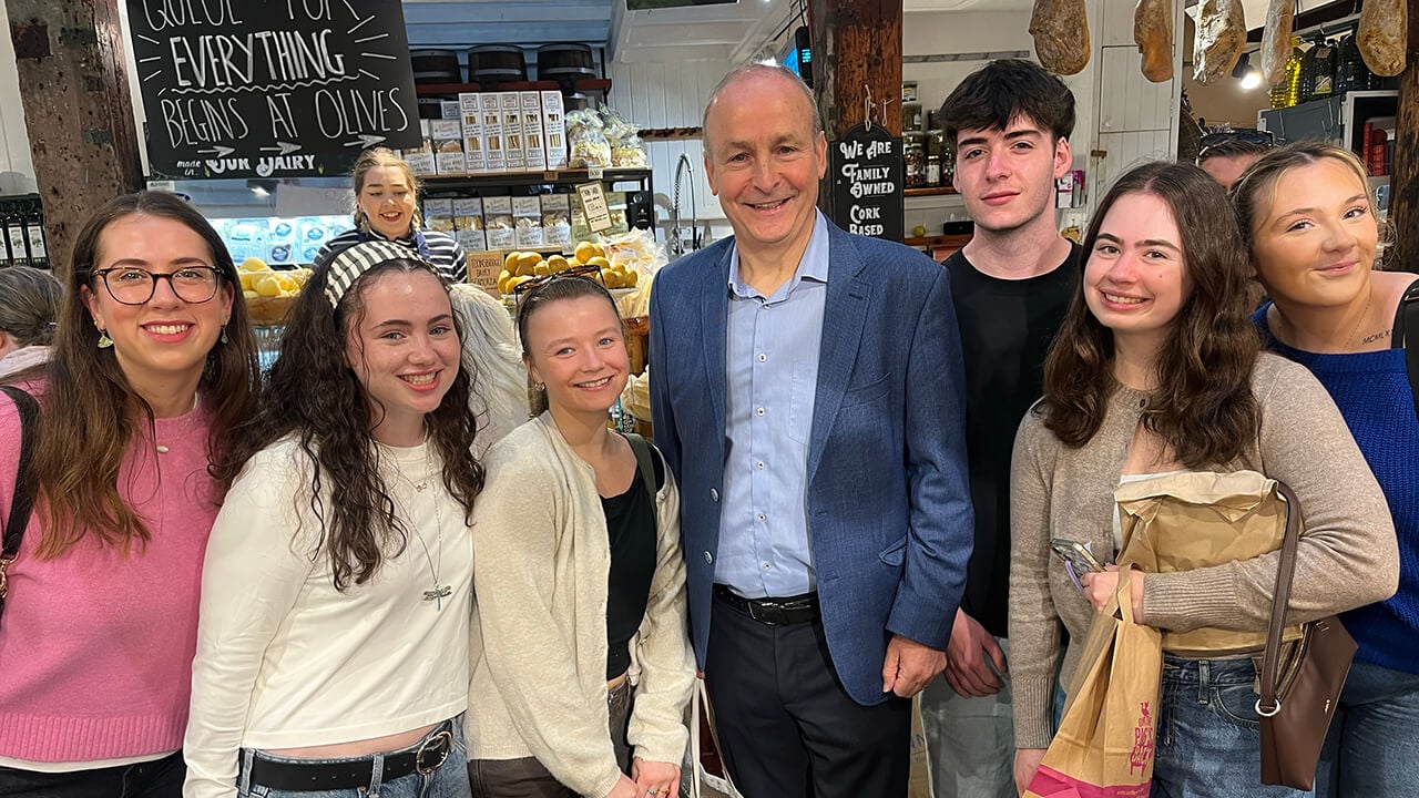 Quinnipiac students meeting Taoiseach of Ireland.